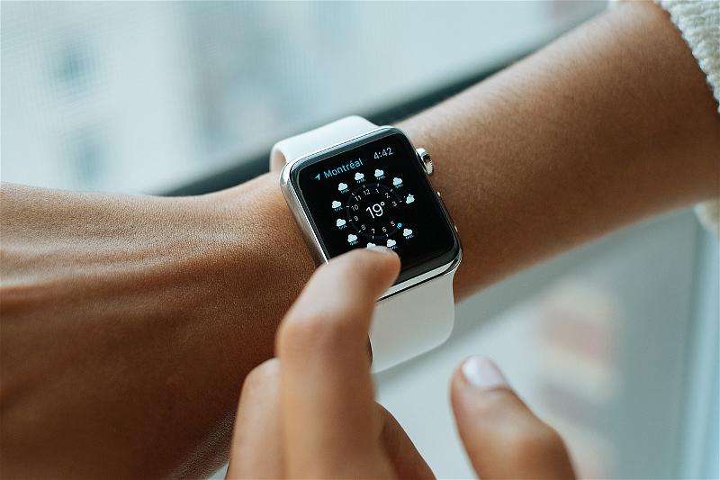 Johny Ive Bật Mí Một Số Thông Tin Về Apple Watch