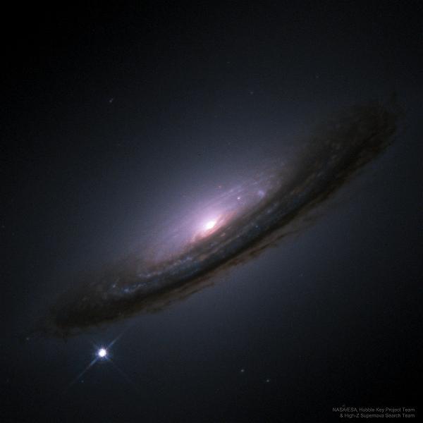 SN1994D_Hubble_2608