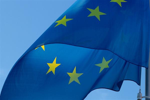 Google Bị EU Phạt 5 Tỷ USD 