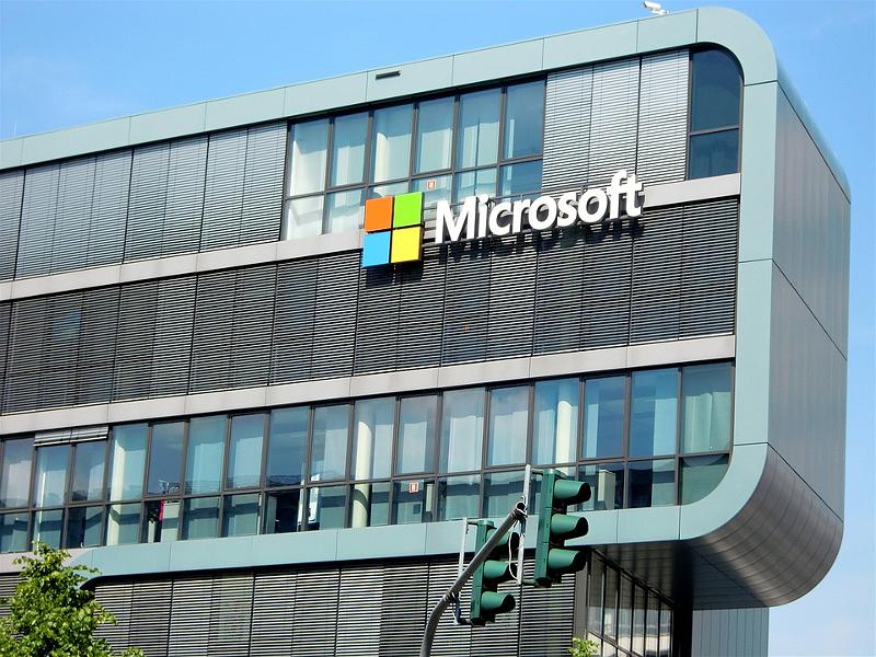 Microsoft Cần Chứng Minh Mình Không Phải Là IBM Thứ 2