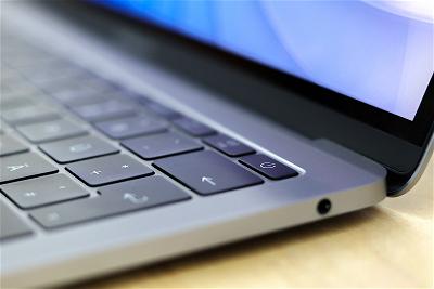Apple Tăng Tốc Độ Sửa Chữa Lỗi Bàn Phím MacBook