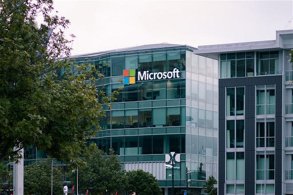 Microsoft Hoãn Phát Hành Surface Neo Sau Năm 2020