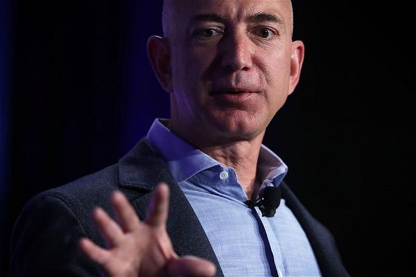 Jeff Bezos Giải Thích Lý Do Hợp Tác Cùng Quân Đội Mỹ