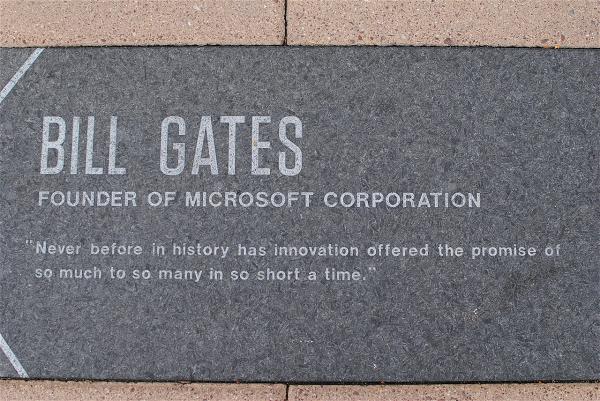 Bill Gates Rời Khỏi Hội Đồng Quản Trị Microsoft