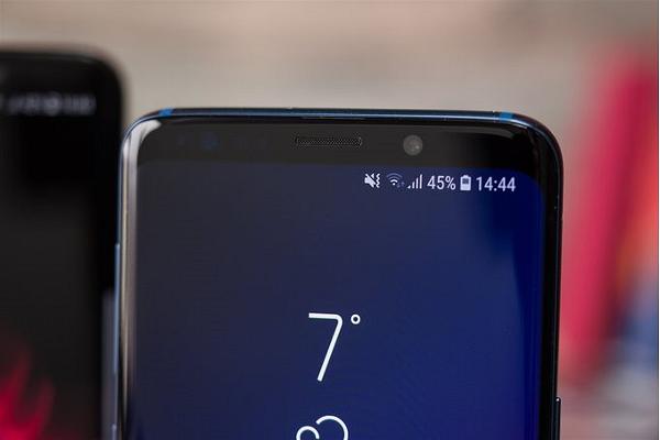 Samsung Ghi Danh Bằng Sáng Chế Thiết Kế Smartphone Có Màn Hình Thứ 2 Phía Sau
