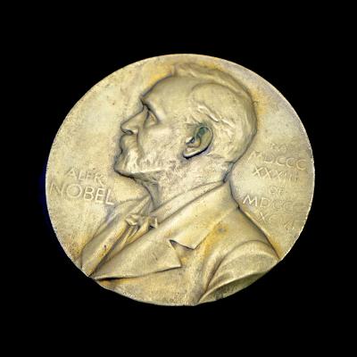 Giải Nobel Hóa Học 2019 - 3 Nhà Khoa Học Phát Triển Pin Lithium-Ion