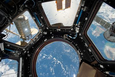 Vi Khuẩn Đang Sinh Sôi Nảy Nở Trên Trạm Vũ Trụ Quốc Tế ISS