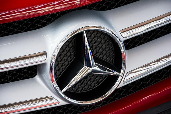 Mercedes-Benz Bí Mật Thuê Lại 1 Chiếc Tesla Model X