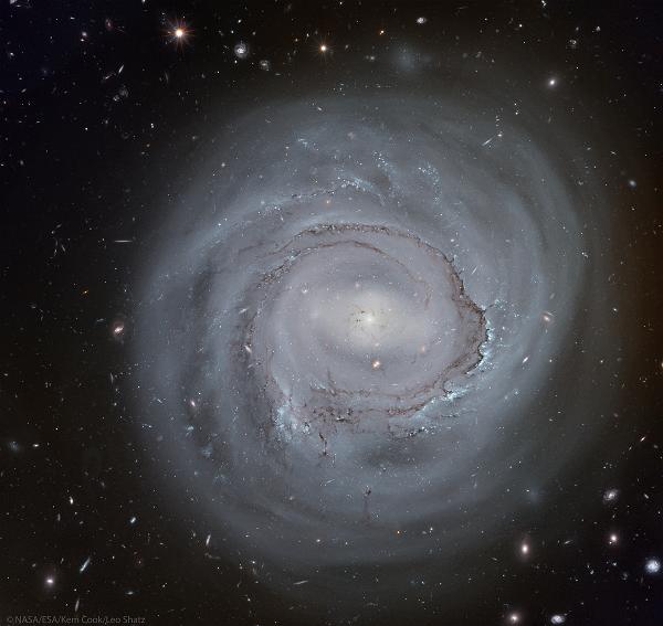 NGC4921_HubbleShatz_4046