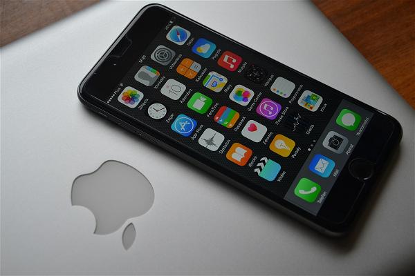 Apple Có Thể Sẽ Tăng Thời Gian Thay Pin Cho iPhone