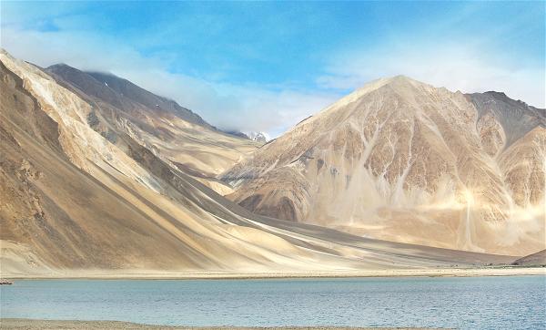 Trung Quốc Đưa Thêm Quân Đến Gần Biên Giới Ladakh