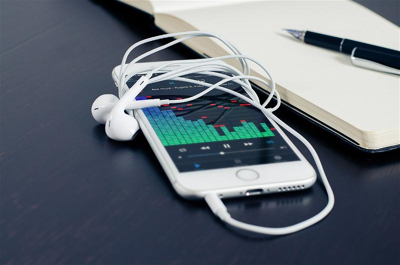 Apple Ghi Danh Bằng Sáng Chế Headphones Tự Nhận Biết Tai Trái – Phải 