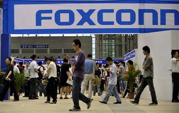 Chiến Tranh Thương Mại Gây Tổn Hại Cho Foxconn, Nhưng Mang Lợi Cho Samsung