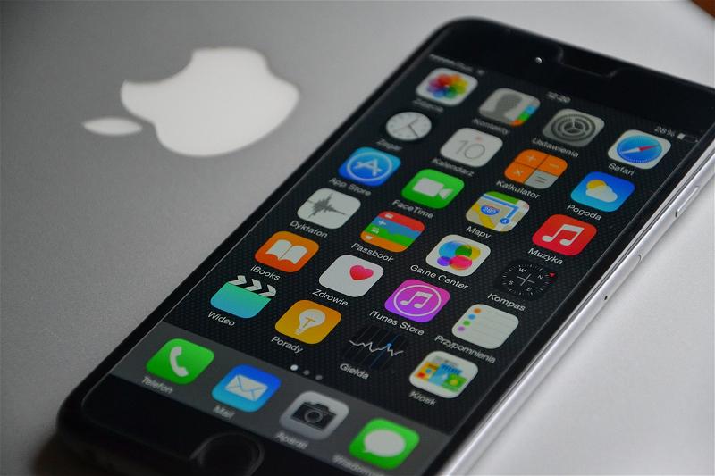 Apple Tự Vi Phạm Chính Sách Khi Quảng Cáo Bằng Thông Báo Của iPhone 