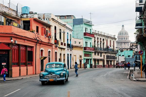 Cuba Cách Ly Du Khách Nước Ngoài, Đóng Cửa Biên Giới