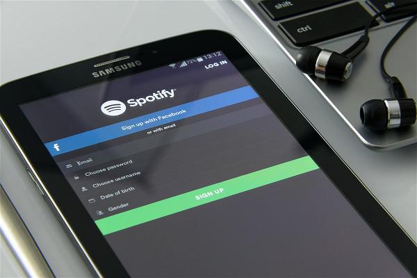 Spotify Đang Thử Nghiệm Tính Năng Điều Khiển Bằng Giọng Nói