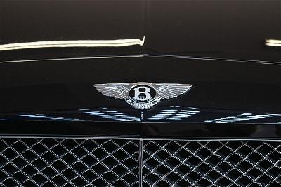 Apple Hợp Tác Bentley Tạo Ra iPhone X Mạ Vàng 18K