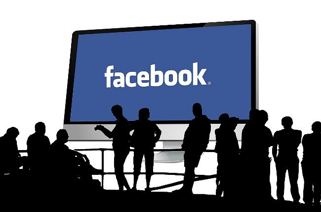 Các Cổ Đông Facebook Muốn Loại Mark Zuckerberg Ra Khỏi Chức Chủ Tịch 